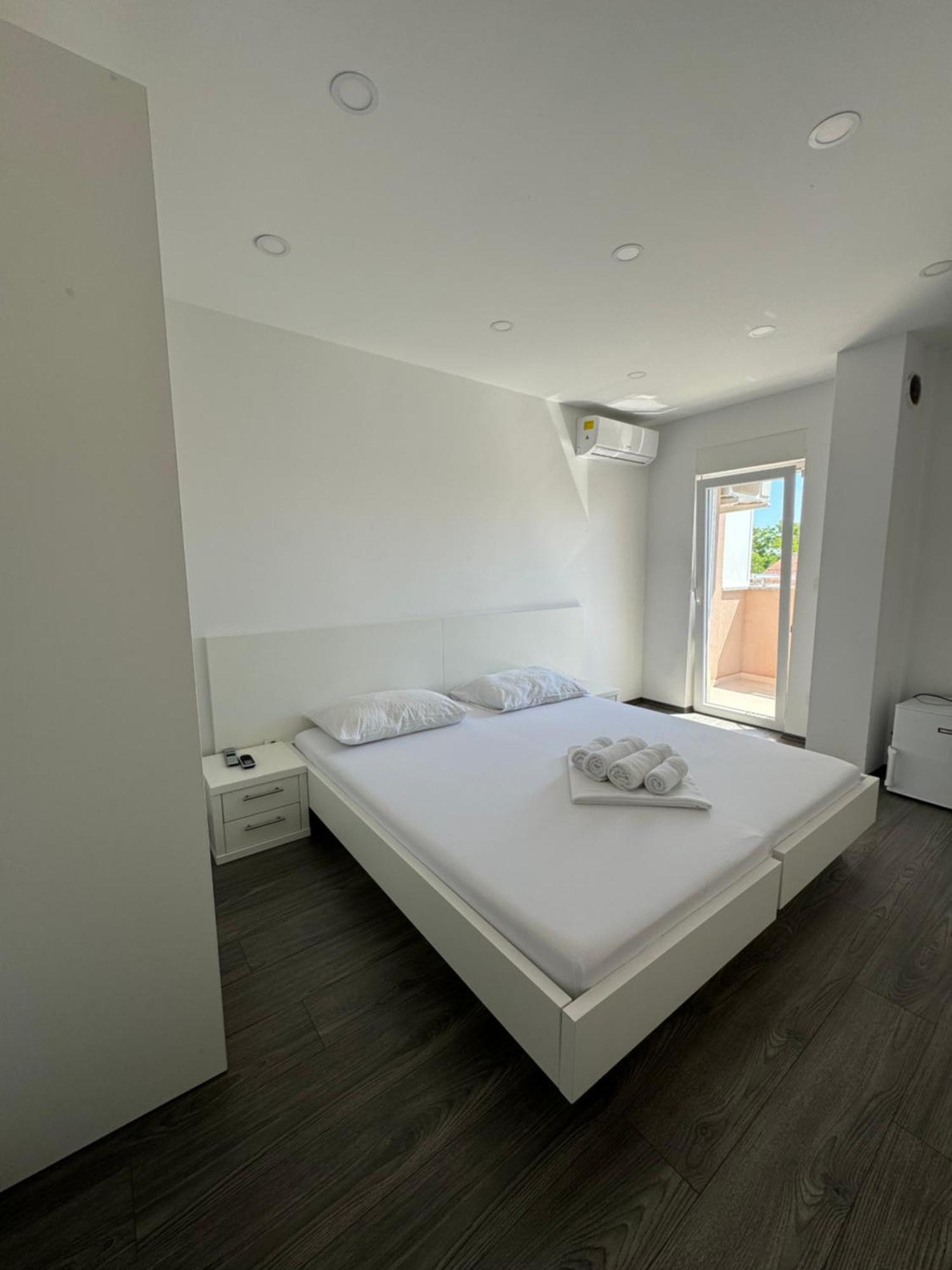 Apartments Vinko Novalja Extérieur photo